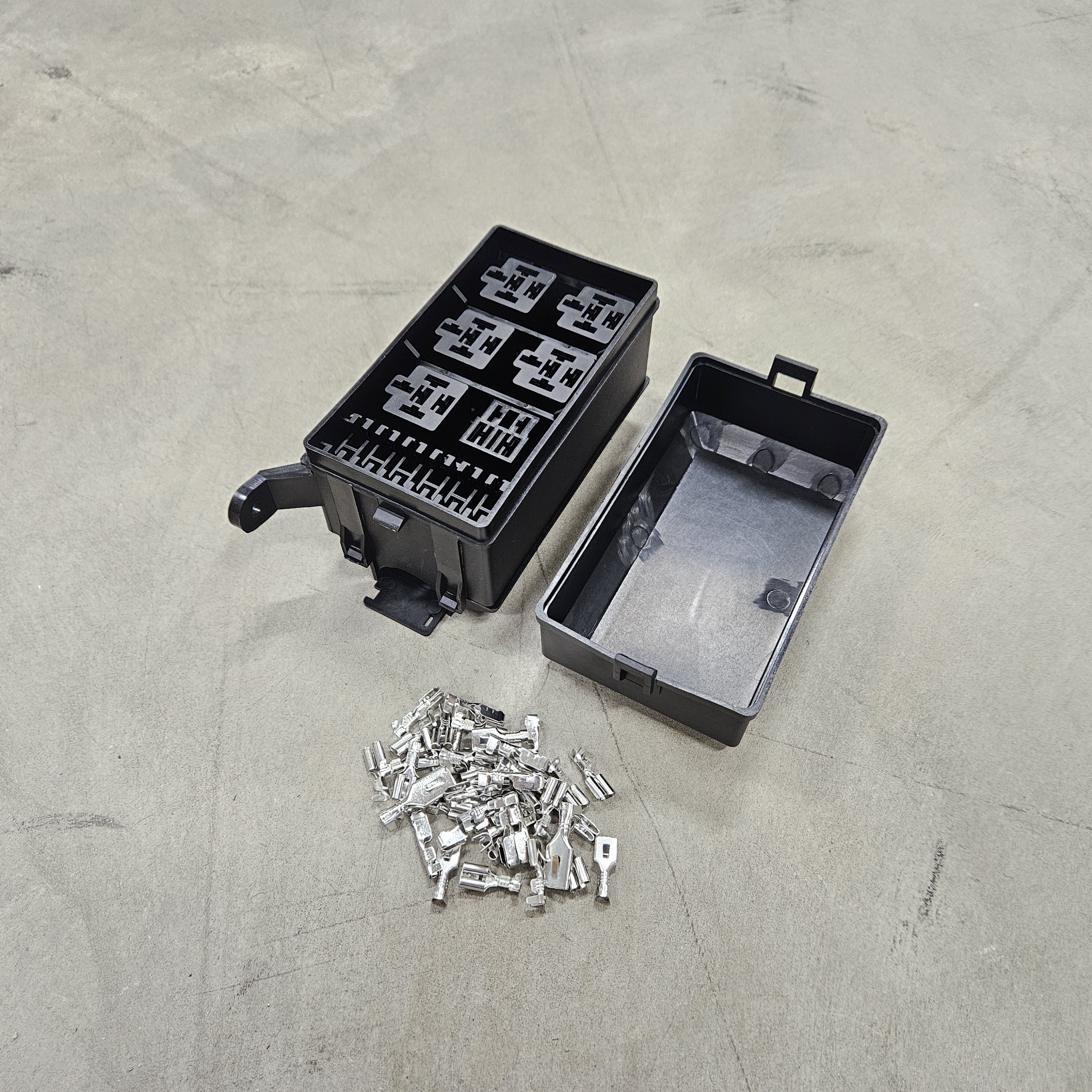 Hurricane Relay and fuse box RB6 (Wall mount)